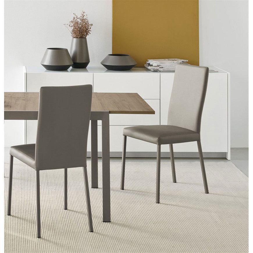 Abitarearreda Sedia Garda in metallo imbottita Connubia | Il mio negozio