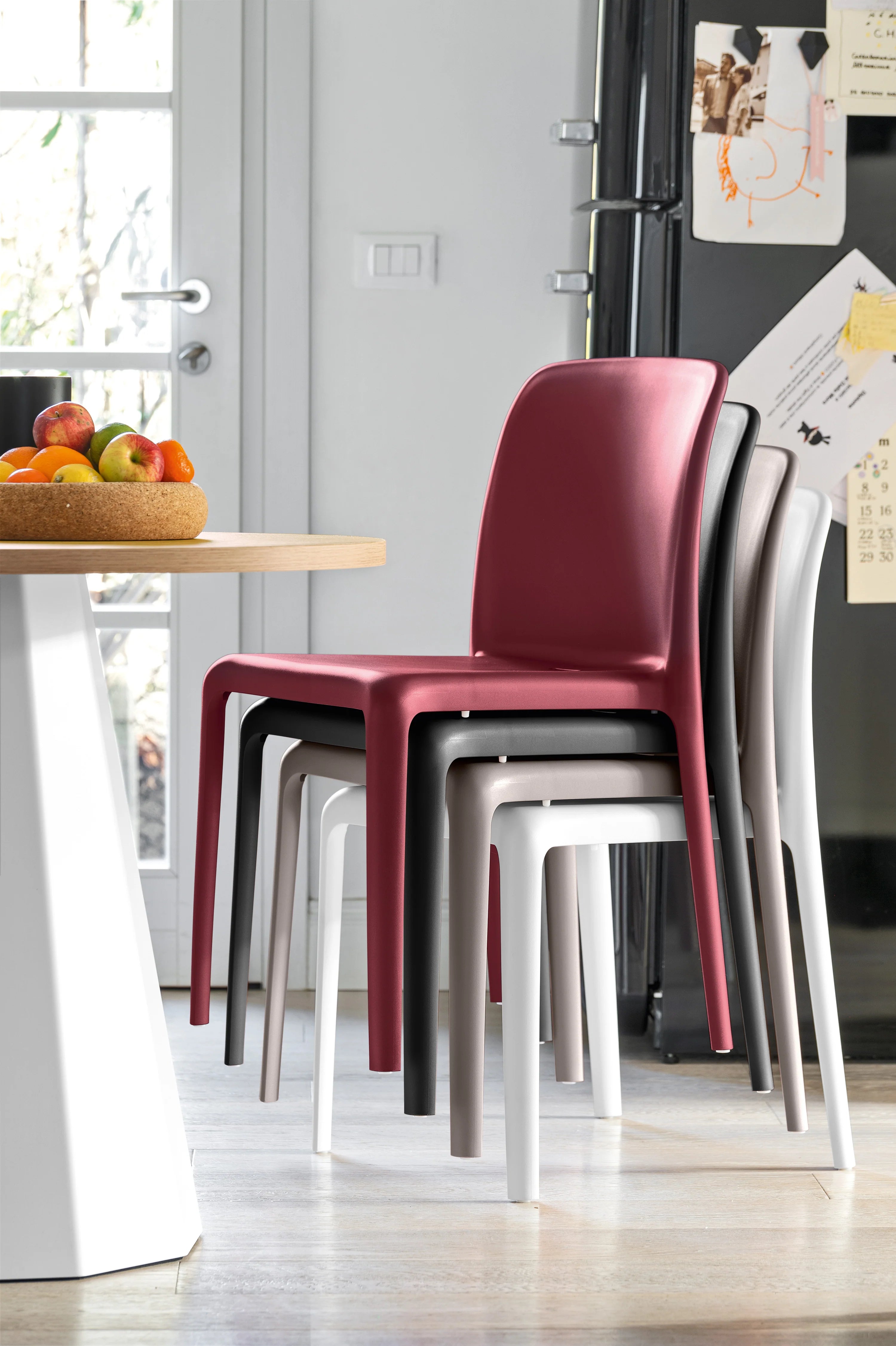 Sedia Bayo – Monoscocca in Polipropilene Impilabile per Indoor e Outdoor