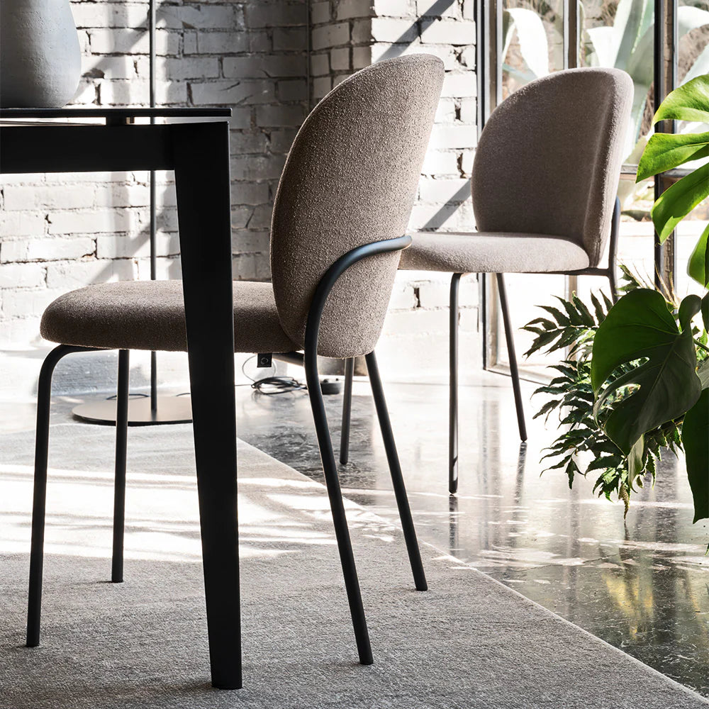 Seduta Cozy – Design Moderno con Struttura Metallica e Seduta Imbottita