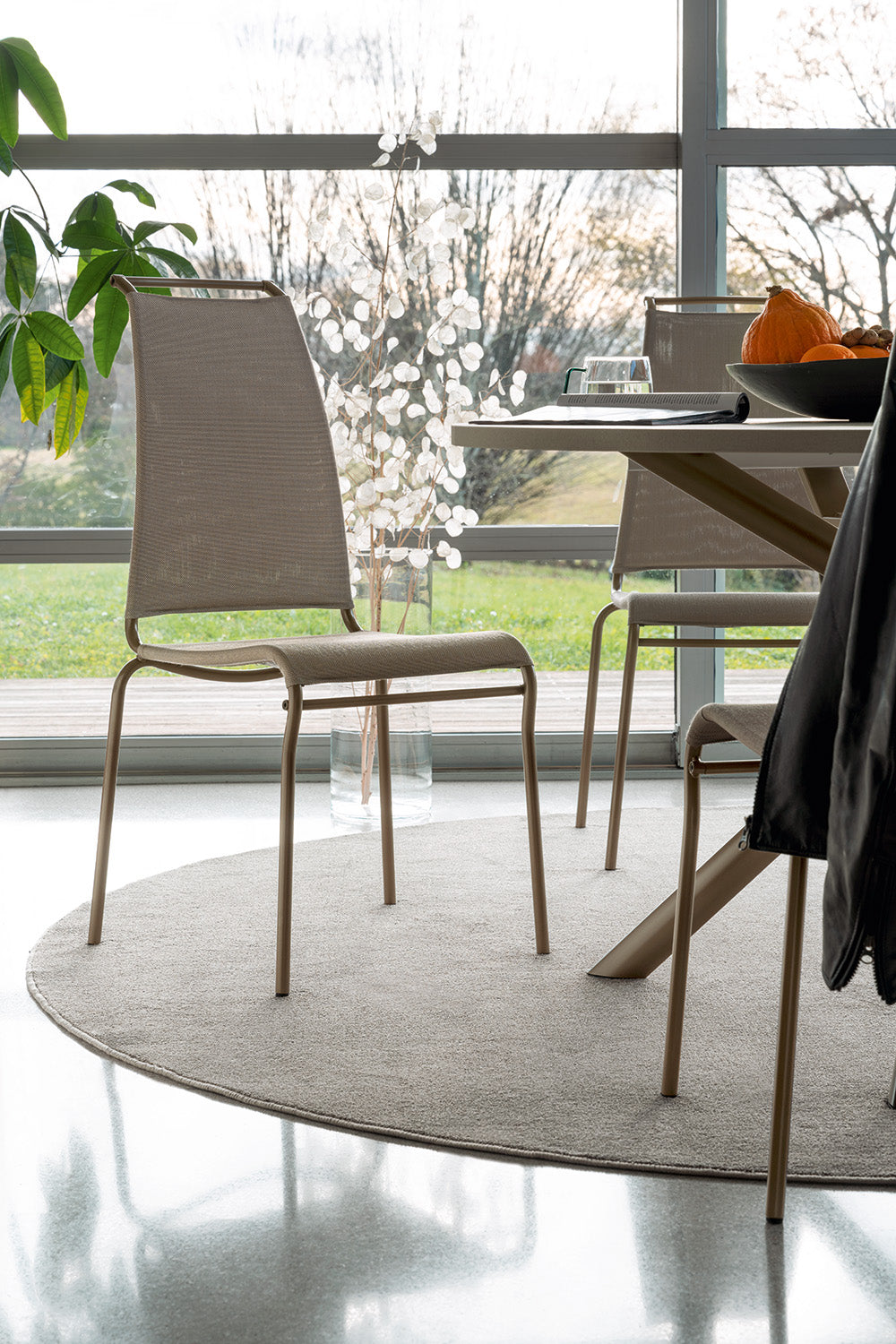 Sgabello AIR in Acciaio con Tessuto Traspirante – Design Moderno e Confortevole