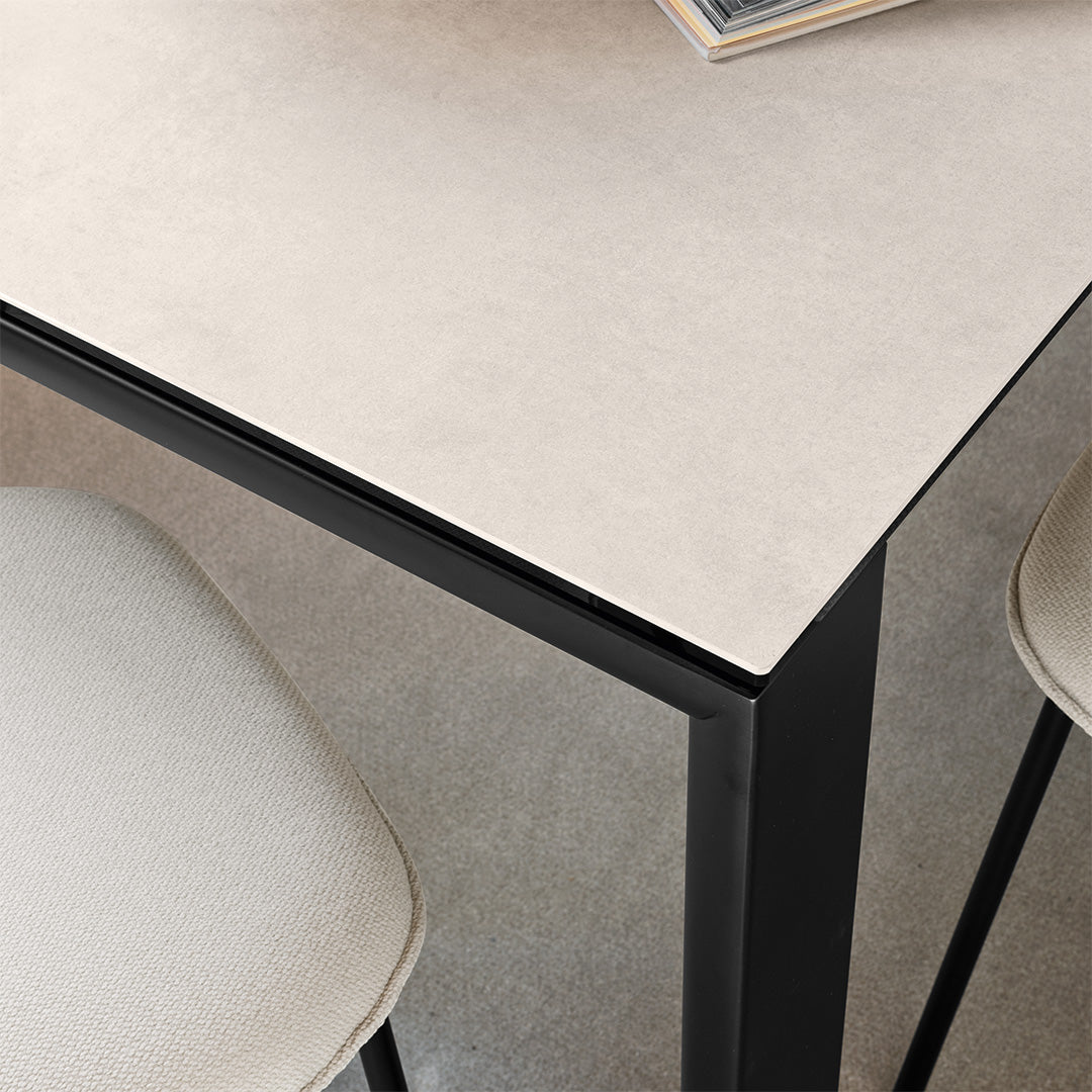 Tavolo Allungabile Dorian di Connubia – Design Moderno e Versatilità per la Tua Sala da Pranzo