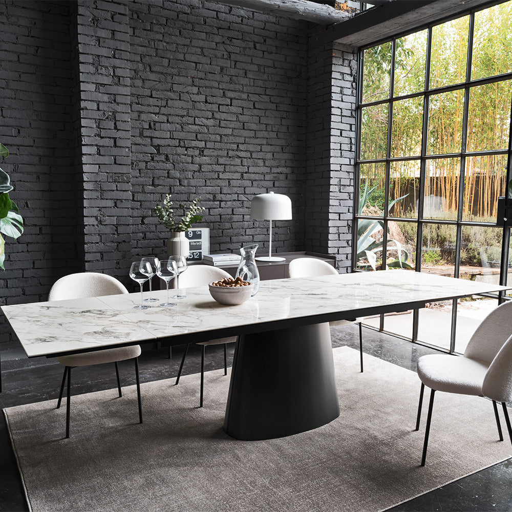 Tavolo Allungabile ELLISSE di Connubia – Design Monolitico e Raffinato