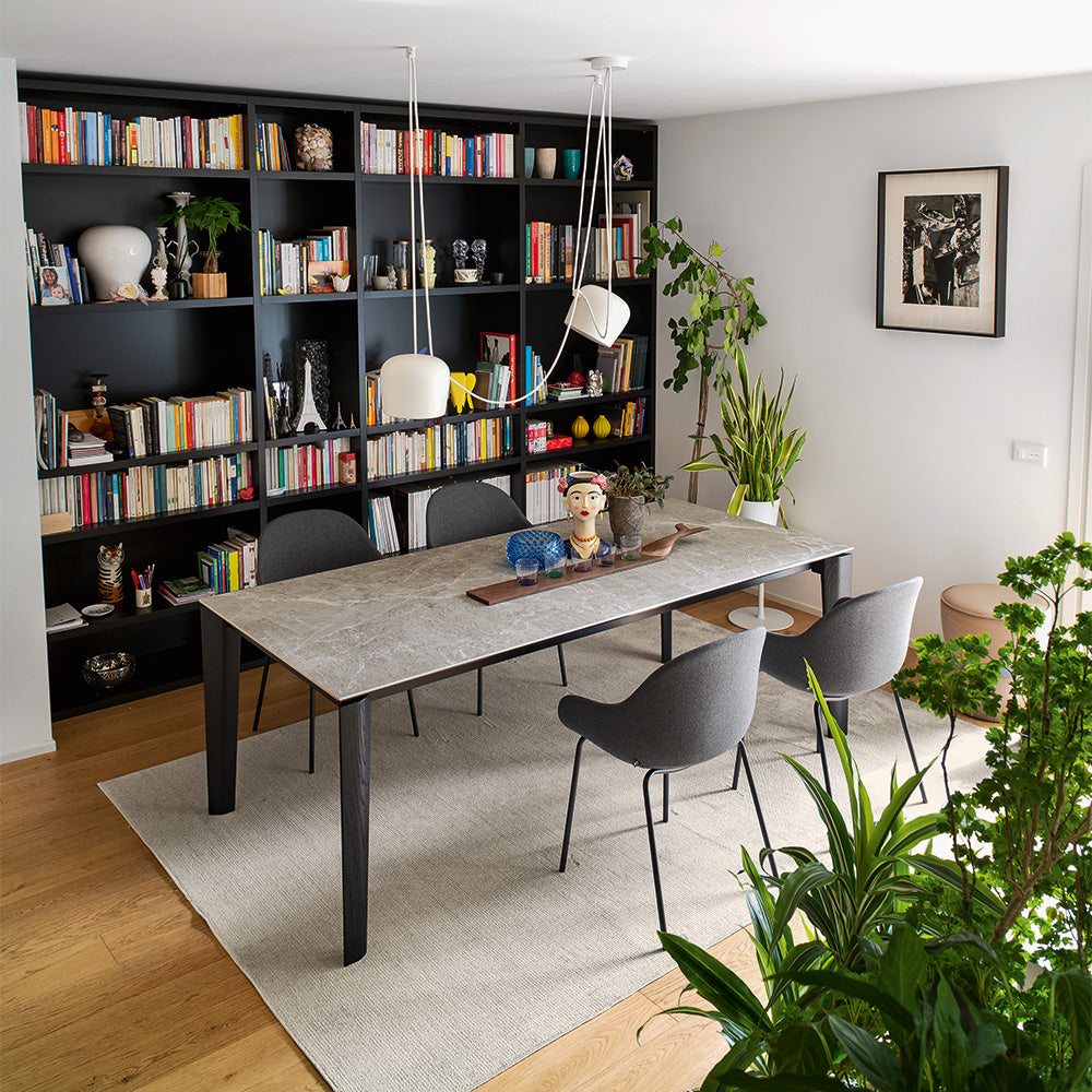 Tavolo Band di Connubia – Design Moderno e Funzionalità Allungabile