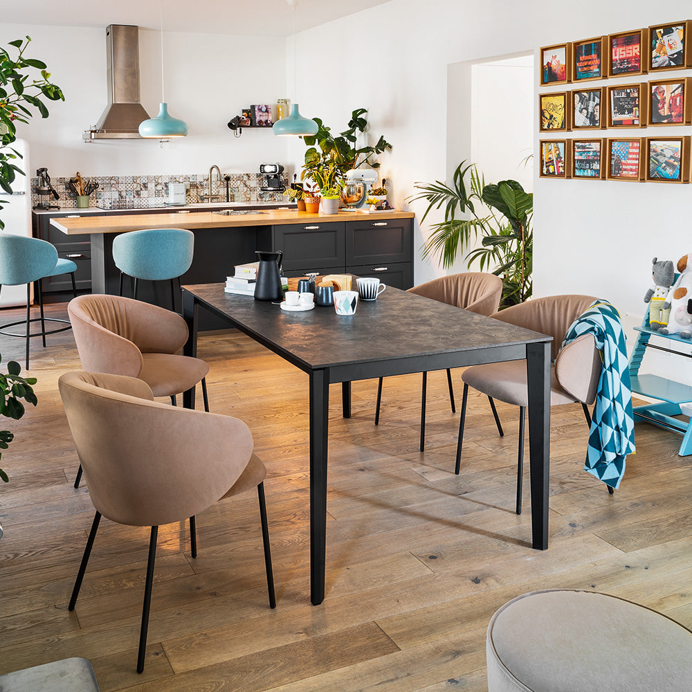 Tavolo Pentagon Allungabile – Design Moderno con Gamba Conica in Metallo | Piani in Ceramica, Vetro o Nobilitato