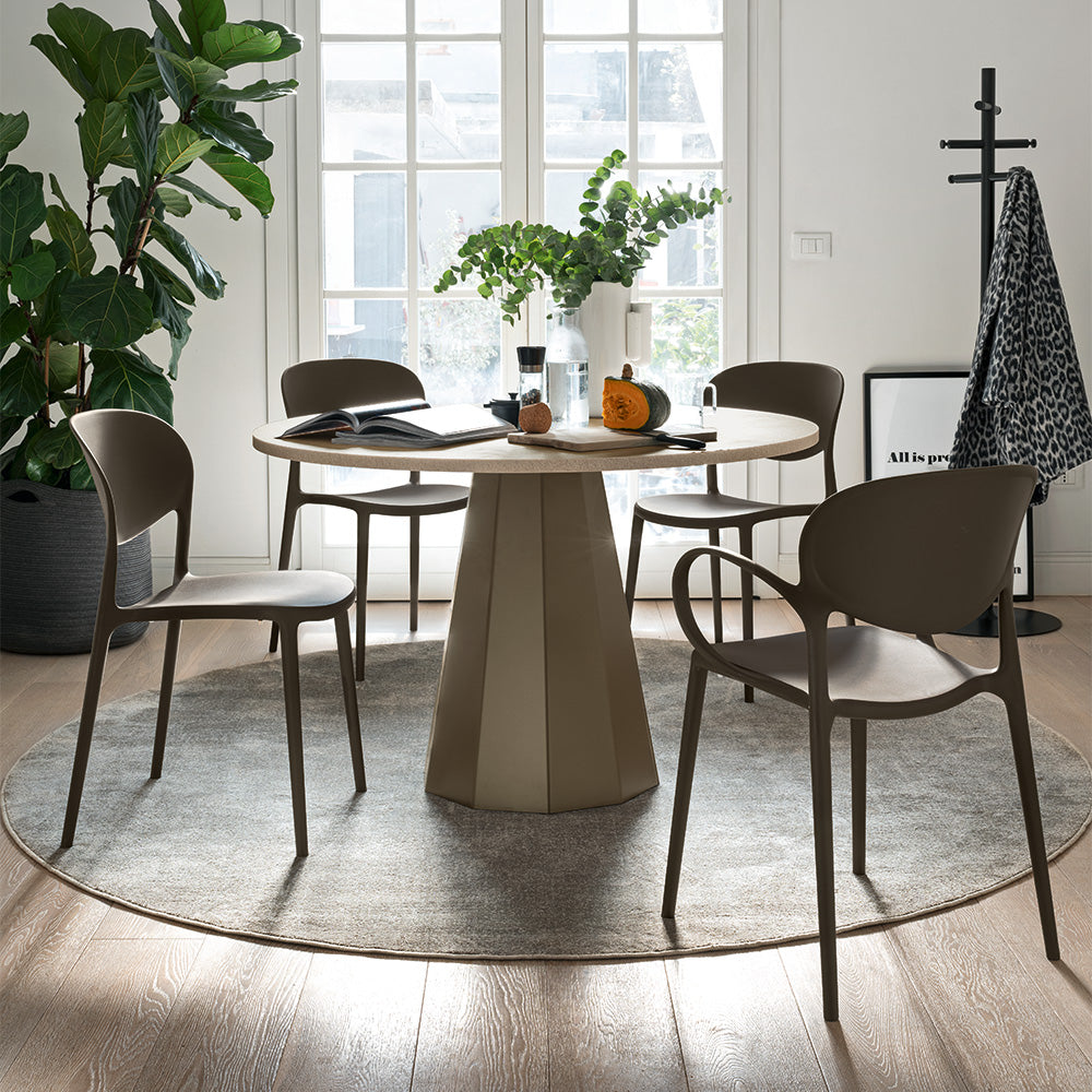 Tavolo Tondo Dix di Connubia – Design Geometrico e Stile Contemporaneo