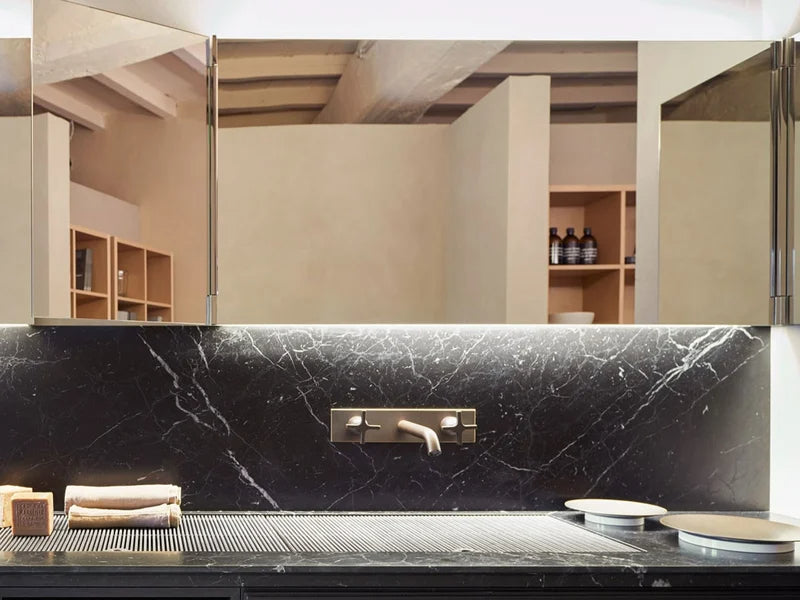 Agape Narciso Specchio a Parete con Luce H60