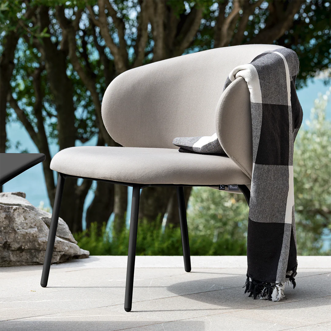 Poltrona TUKA Outdoor – Comfort e Design con Rivestimento Sunbrella