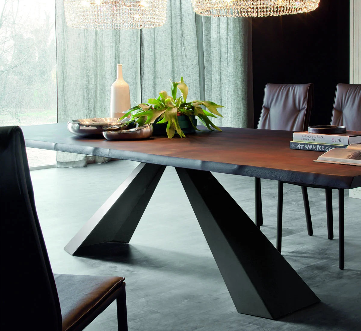 Eliot Wood Tavolo in Legno con Base Scultorea – Cattelan Italia