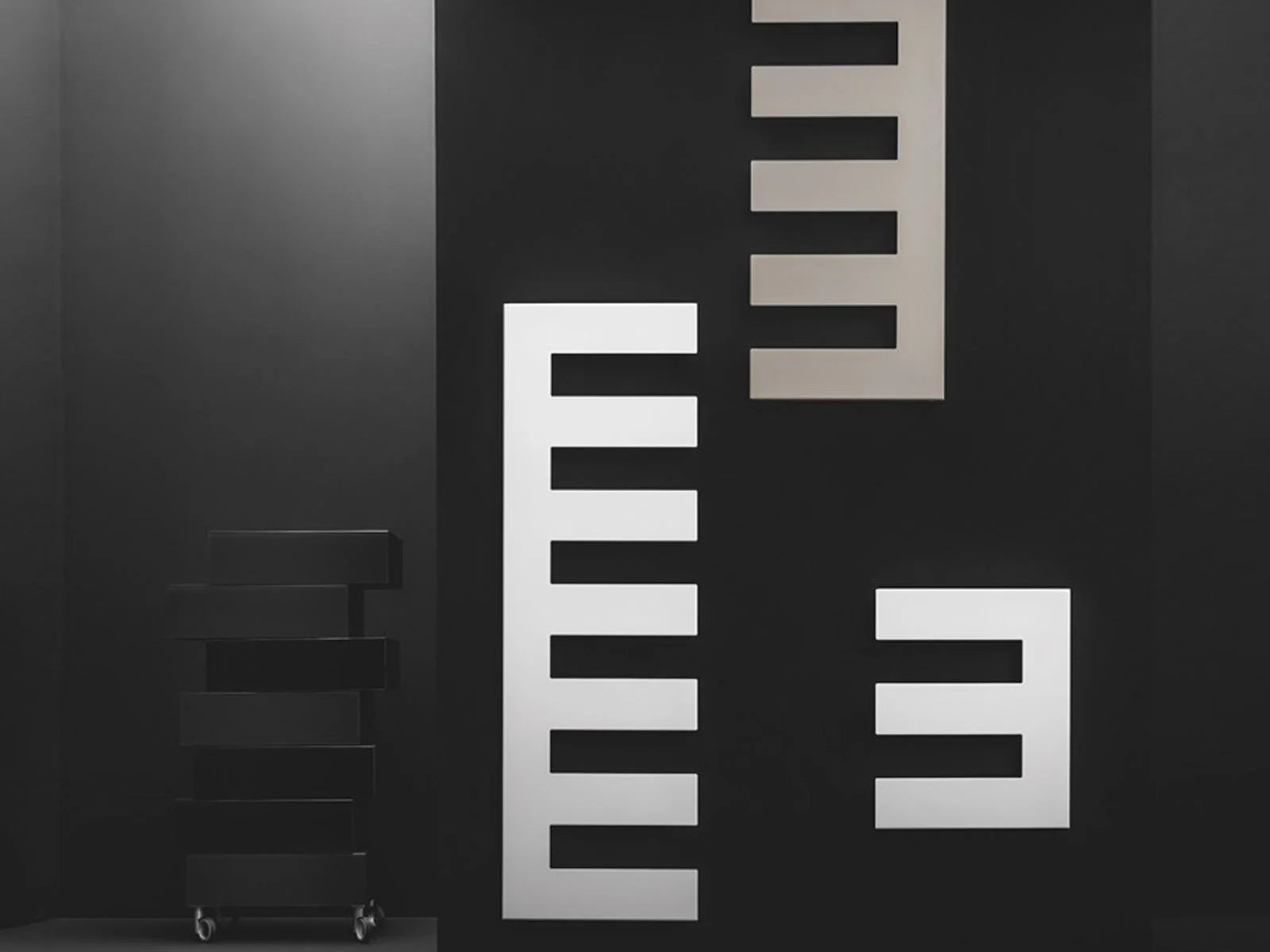 Antrax IT Pettine Radiatore a Parete - Bianco