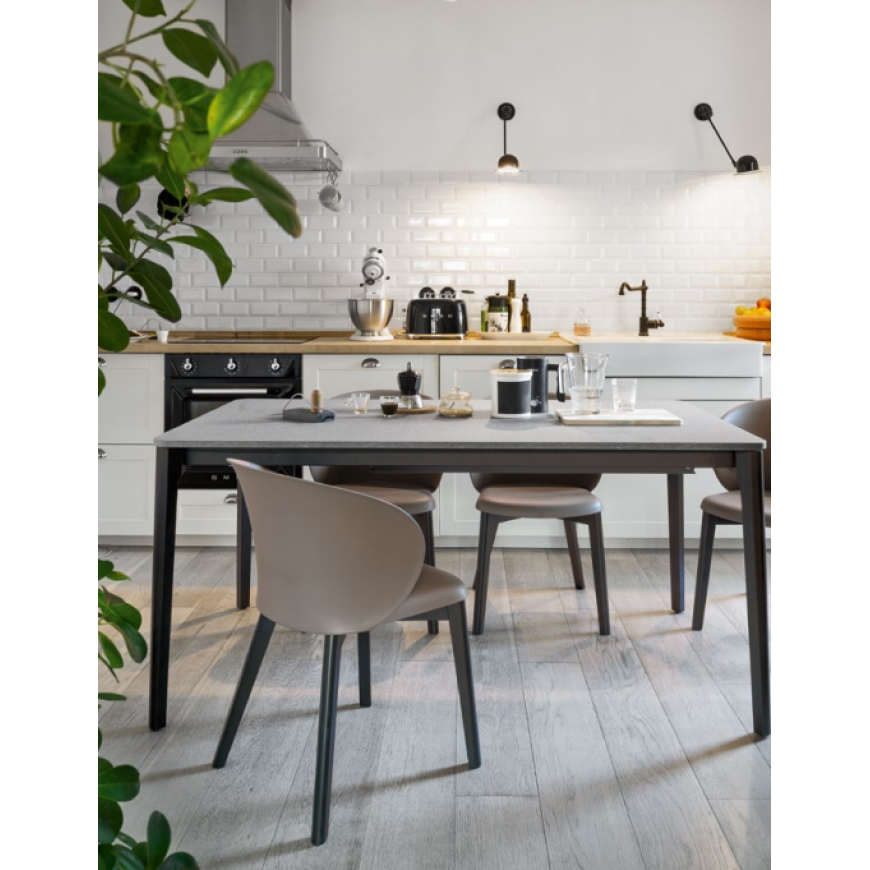 Poltrona Tuka imbottita o in polipropilene Connubia