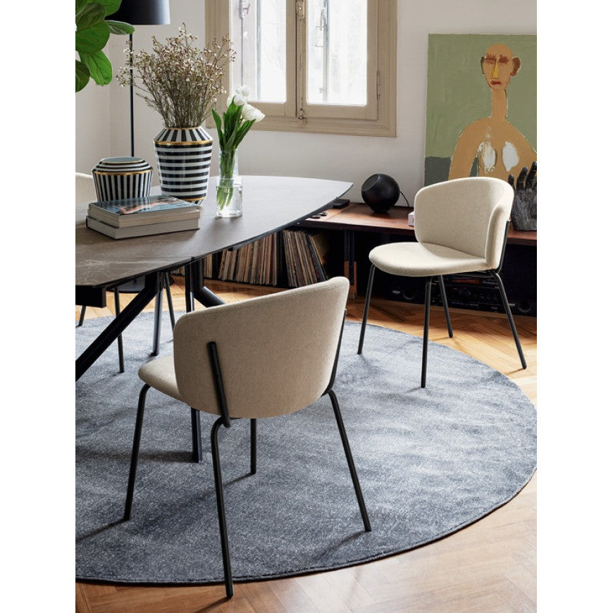 Abitarearreda Sedia Desy Mid imbottita con gambe in metallo Connubia | Il mio negozio