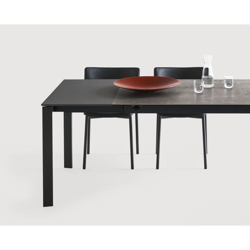 Abitarearreda Tavolo Eminence rettangolare allungabile con gambe in metallo Connubia | Il mio negozio