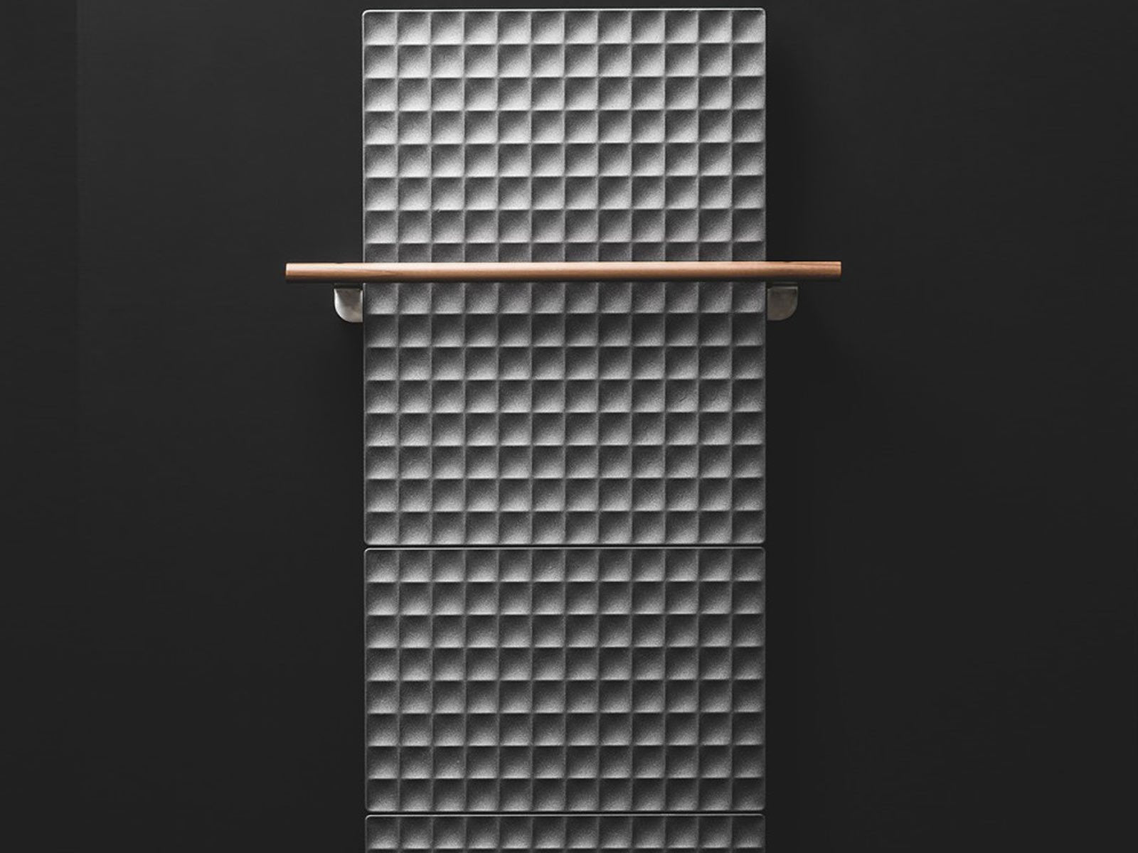 Antrax IT Waffle V – Radiatore a Parete